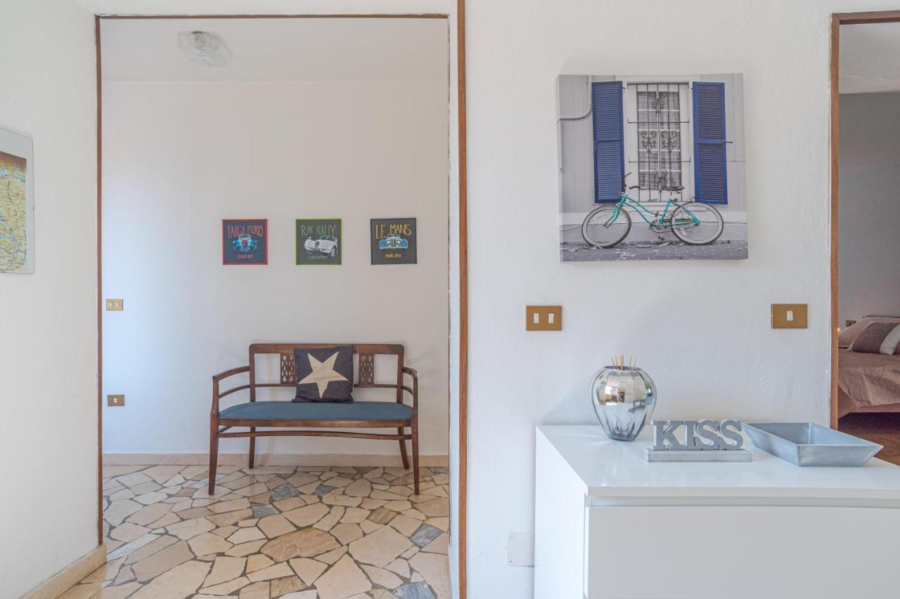 Roomy In With Small Balcony! Apartment Domaso