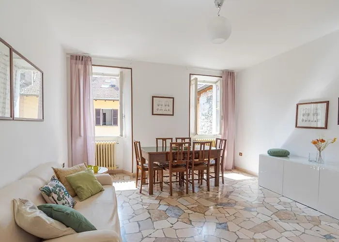 Roomy Apartament In Domaso With Small Balcony!